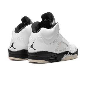 jordan-air-jordan-5-white-black_23607030_55492400_2048